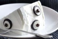 Spookily Simple Ghost Cake for Halloween