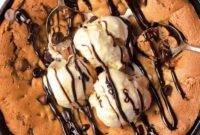 Gooey Skillet Cookie
