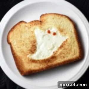 Ghost Toast, a quick and easy breakfast or snack for Halloween.