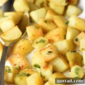 Potato and Apple Home Fries - crispy potatoes and tart apples pair well with eggs, chicken, steak, and pork. So satisfying bite after bite!