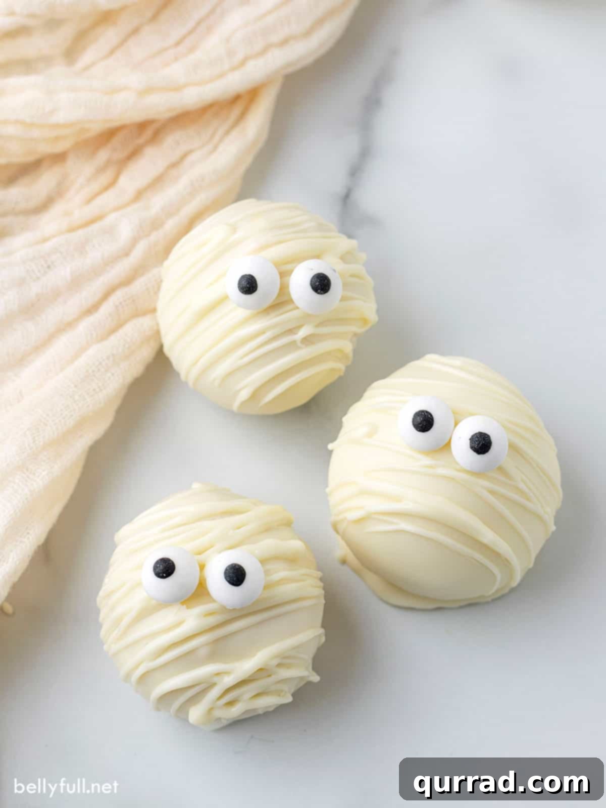 Mummy Oreo Truffles 2 3 Mummy Oreo balls on the table